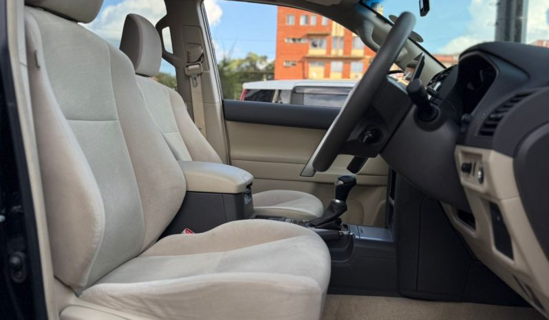 
								Toyota Land Cruiser Prado full									