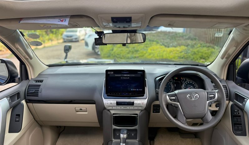 
								Toyota Land Cruiser Prado full									