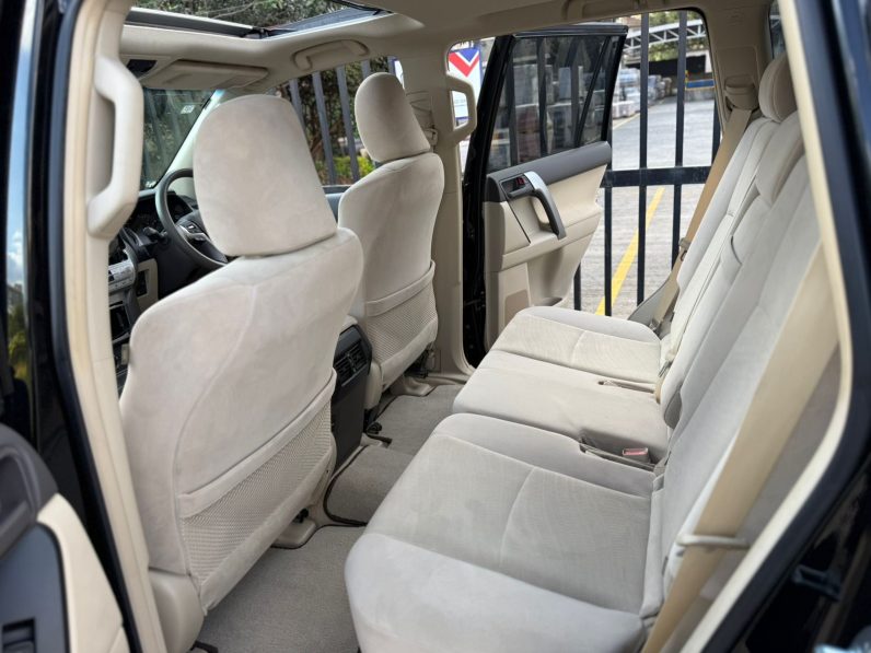 
								Toyota Land Cruiser Prado full									