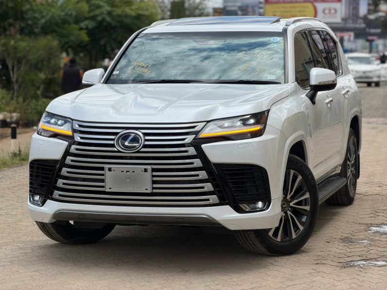 
								Lexus LX600 full									