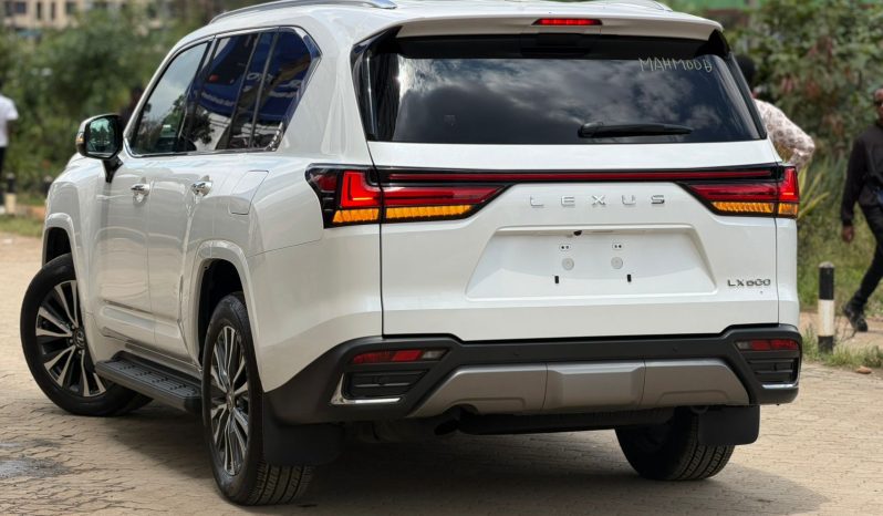 
								Lexus LX600 full									