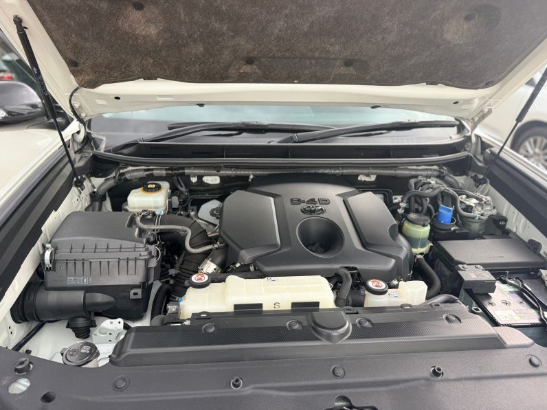 
								Toyota Land Cruiser Prado TXL full									
