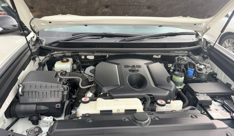 
								Toyota Land Cruiser Prado TXL full									