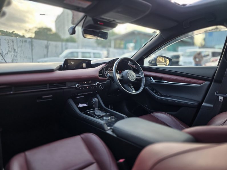 
								Mazda 3 full									