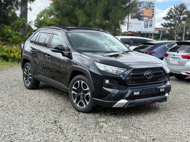 
								Toyota Rav4 adventure full									