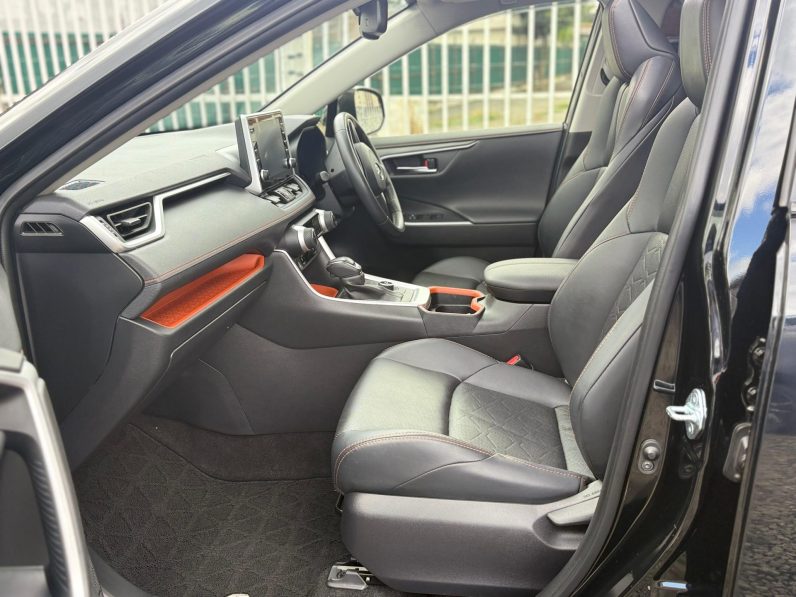 
								Toyota Rav4 adventure full									