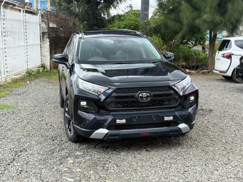 
								Toyota Rav4 adventure full									