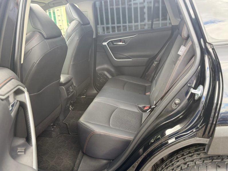 
								Toyota Rav4 adventure full									