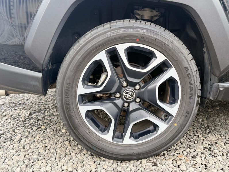 
								Toyota Rav4 adventure full									
