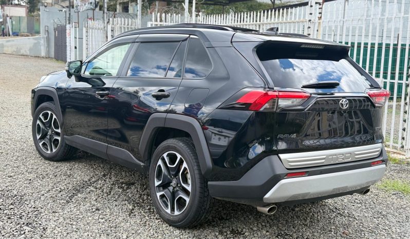 
								Toyota Rav4 adventure full									