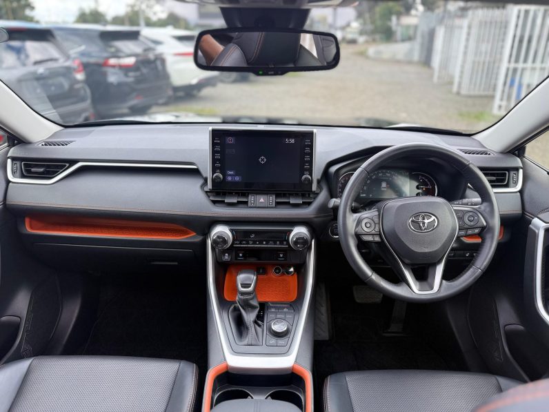 
								Toyota Rav4 adventure full									