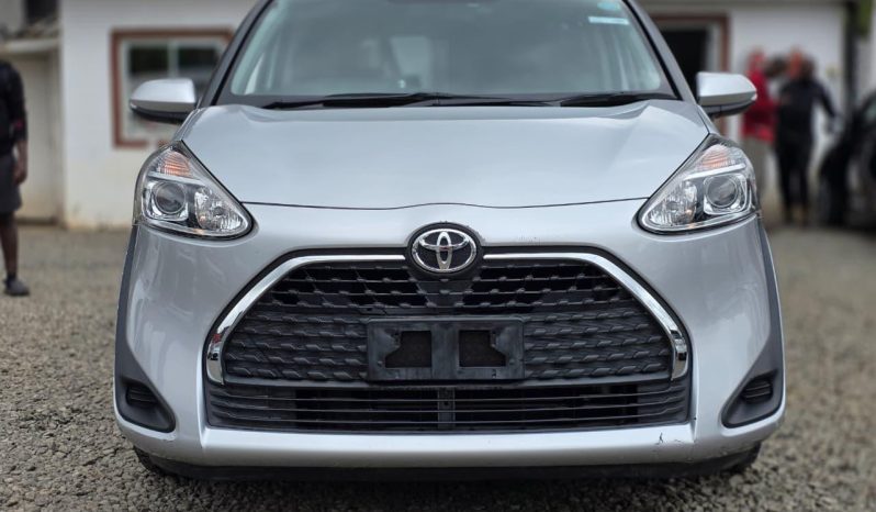
								Toyota sienta full									