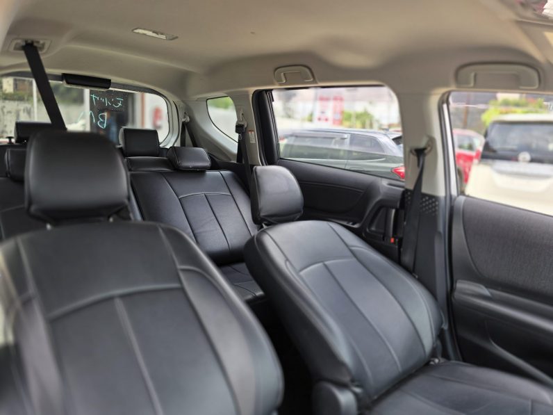 
								Toyota sienta full									