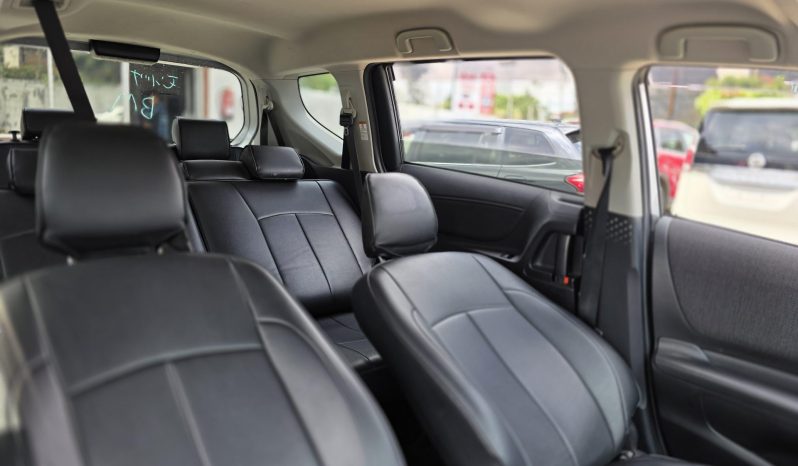 
								Toyota sienta full									