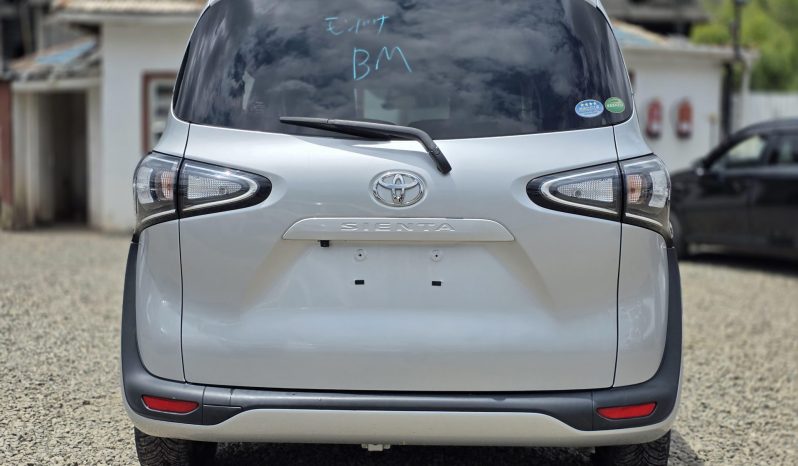 
								Toyota sienta full									