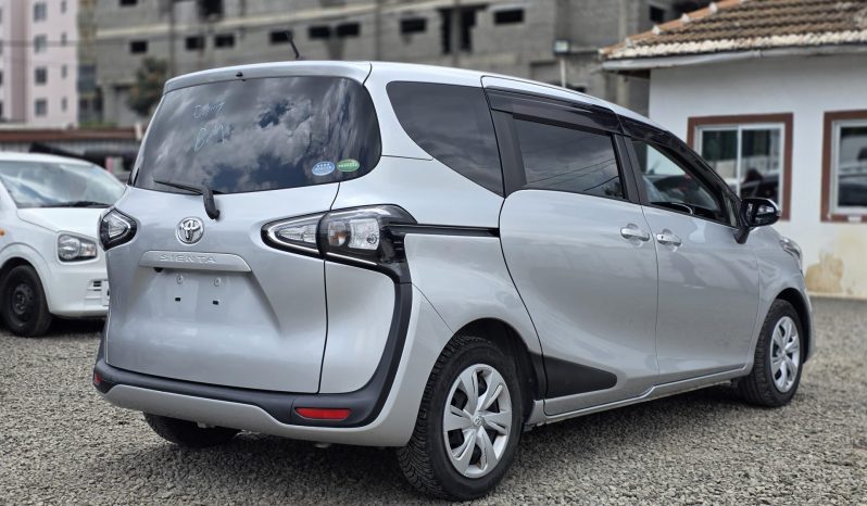 
								Toyota sienta full									