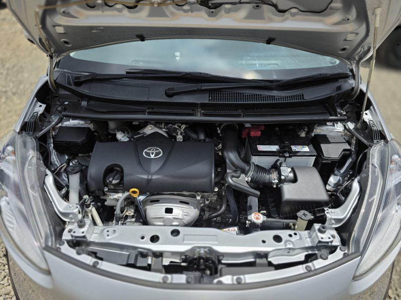 
								Toyota sienta full									