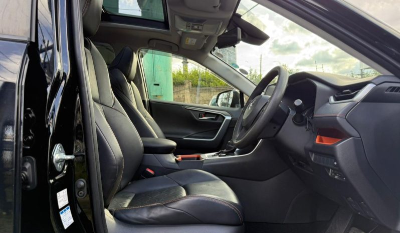 
								Toyota Rav4 adventure full									
