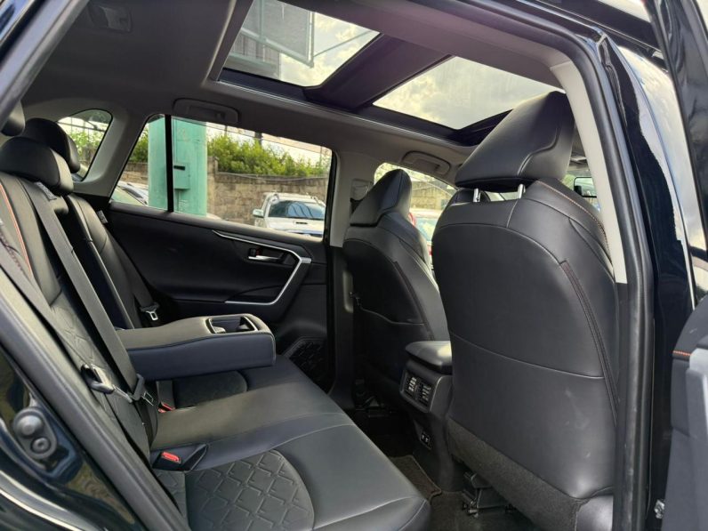 
								Toyota Rav4 adventure full									