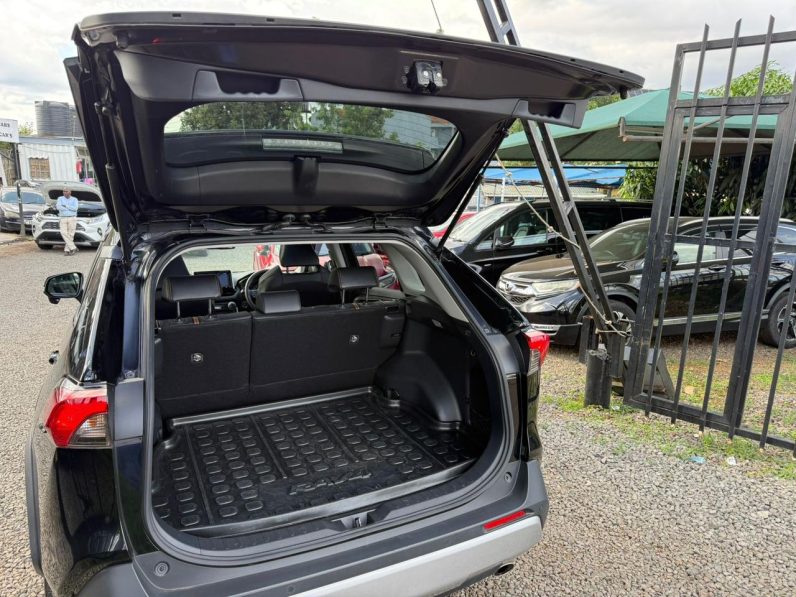 
								Toyota Rav4 adventure full									
