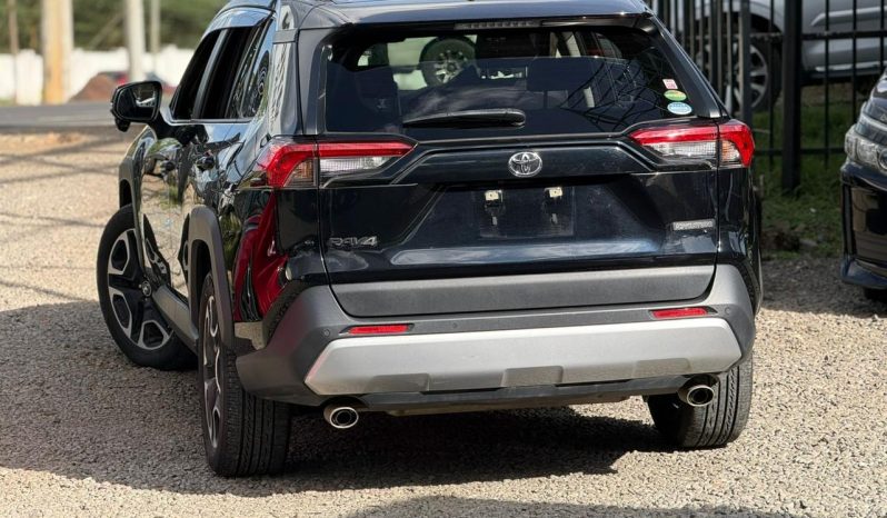 
								Toyota Rav4 adventure full									