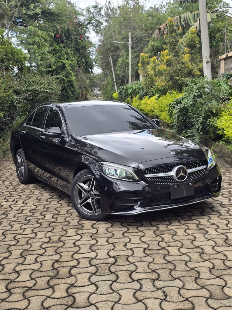 
								Mercedes-Benz C200 full									
