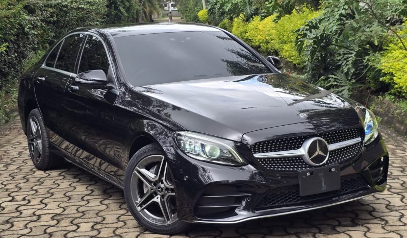 
								Mercedes-Benz C200 full									