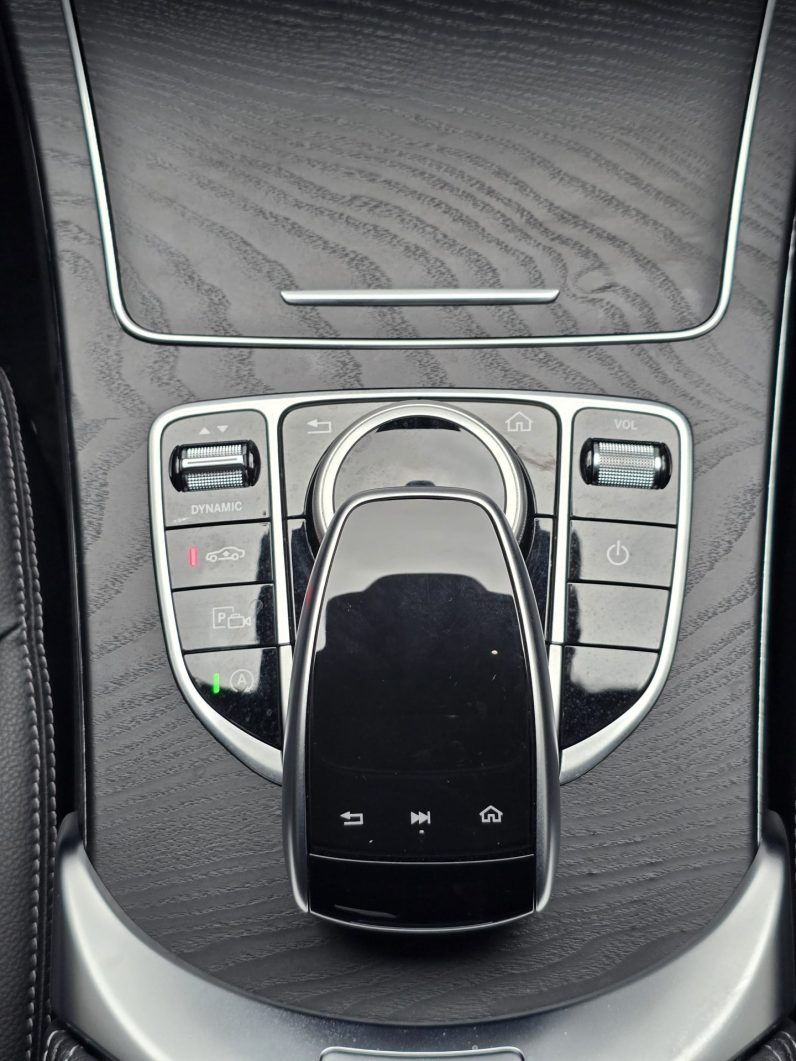 
								Mercedes-Benz C200 full									