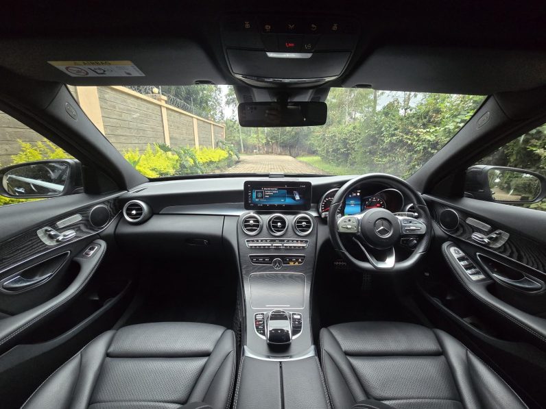 
								Mercedes-Benz C200 full									