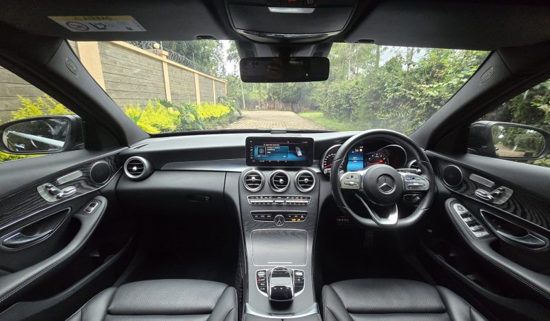 
								Mercedes-Benz C200 full									