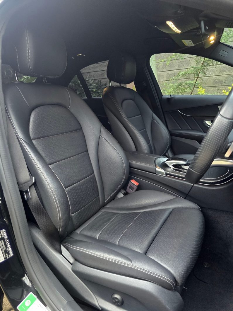 
								Mercedes-Benz C200 full									