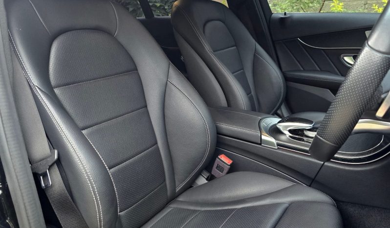 
								Mercedes-Benz C200 full									