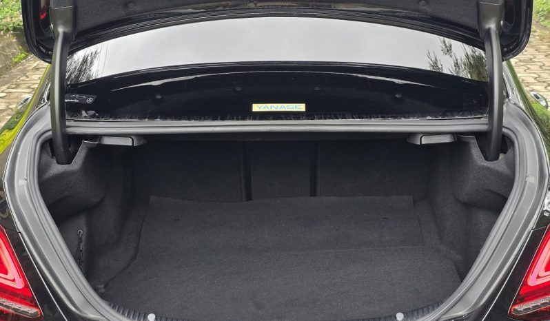 
								Mercedes-Benz C200 full									