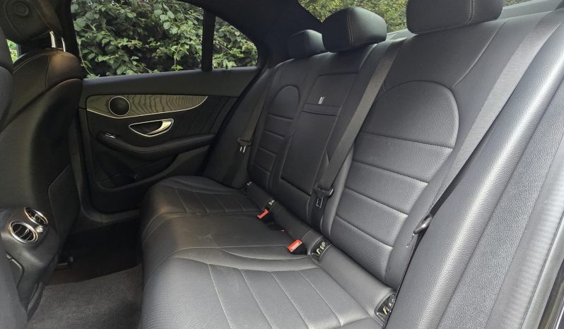 
								Mercedes-Benz C200 full									