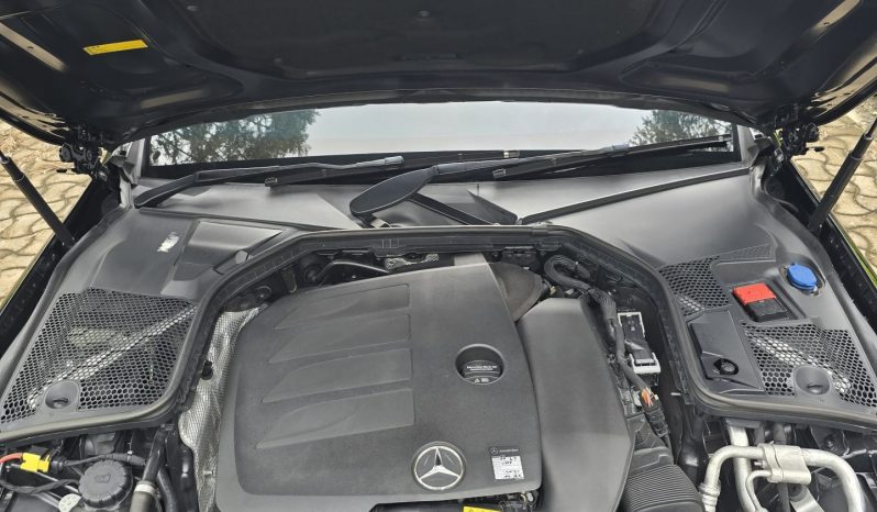 
								Mercedes-Benz C200 full									