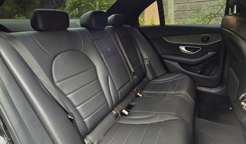 
								Mercedes-Benz C200 full									