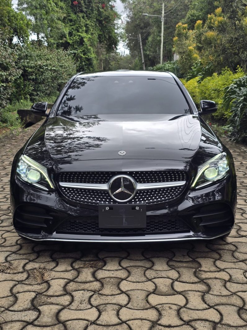 
								Mercedes-Benz C200 full									