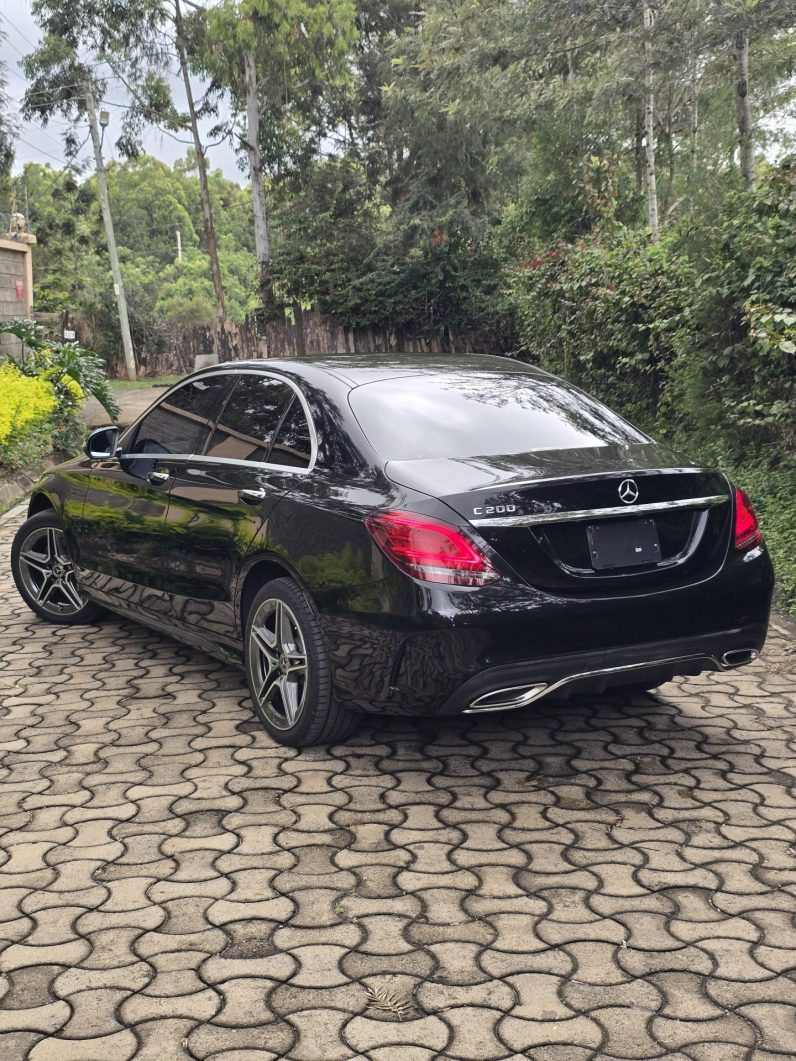 
								Mercedes-Benz C200 full									