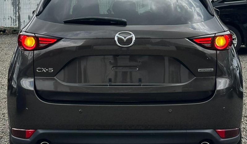
								Mazda CX-5 full									