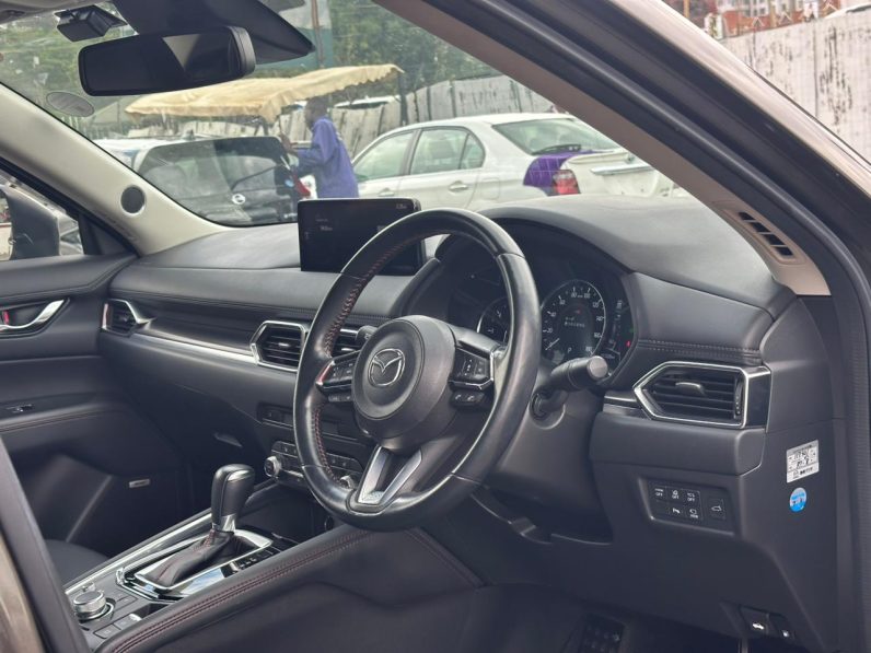 
								Mazda CX-5 full									