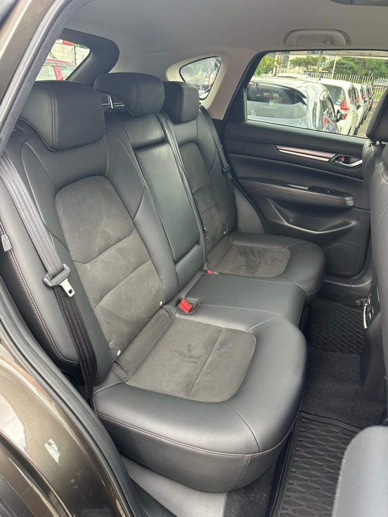 
								Mazda CX-5 full									