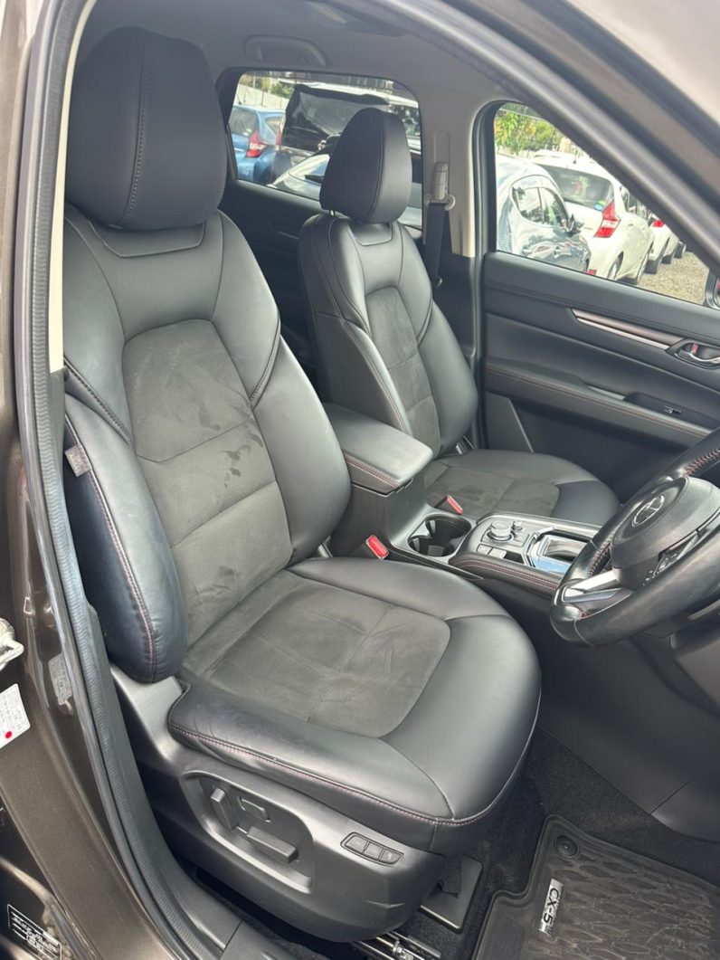 
								Mazda CX-5 full									