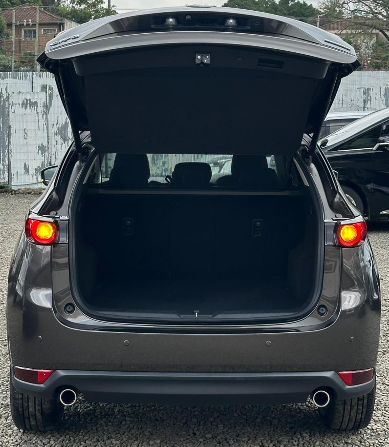 
								Mazda CX-5 full									