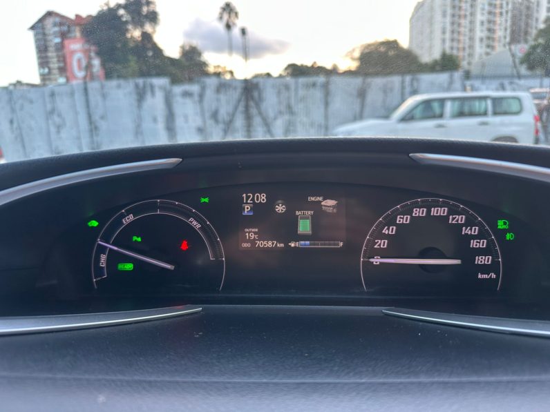 
								Toyota sienta full									