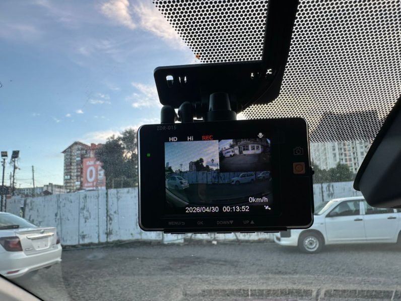 
								Toyota sienta full									