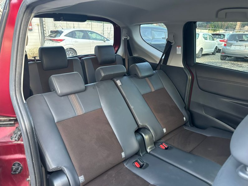 
								Toyota sienta full									