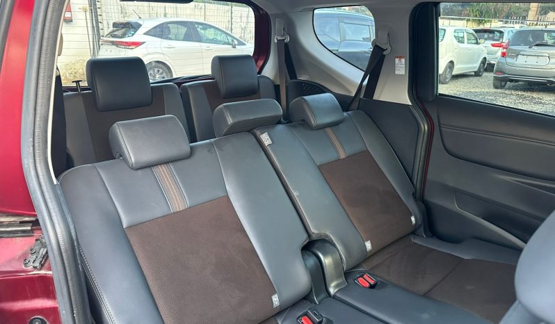 
								Toyota sienta full									