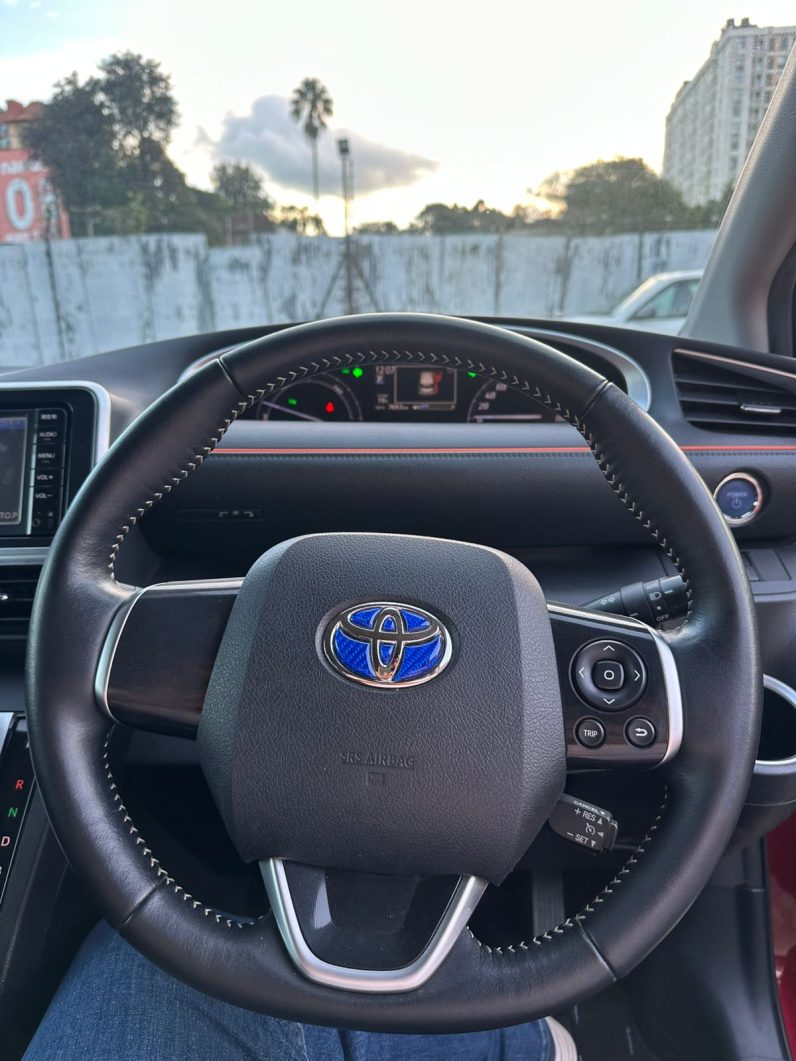 
								Toyota sienta full									