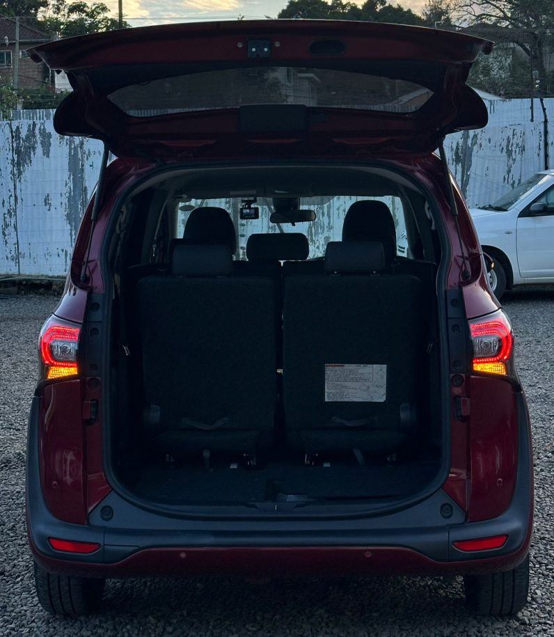 
								Toyota sienta full									