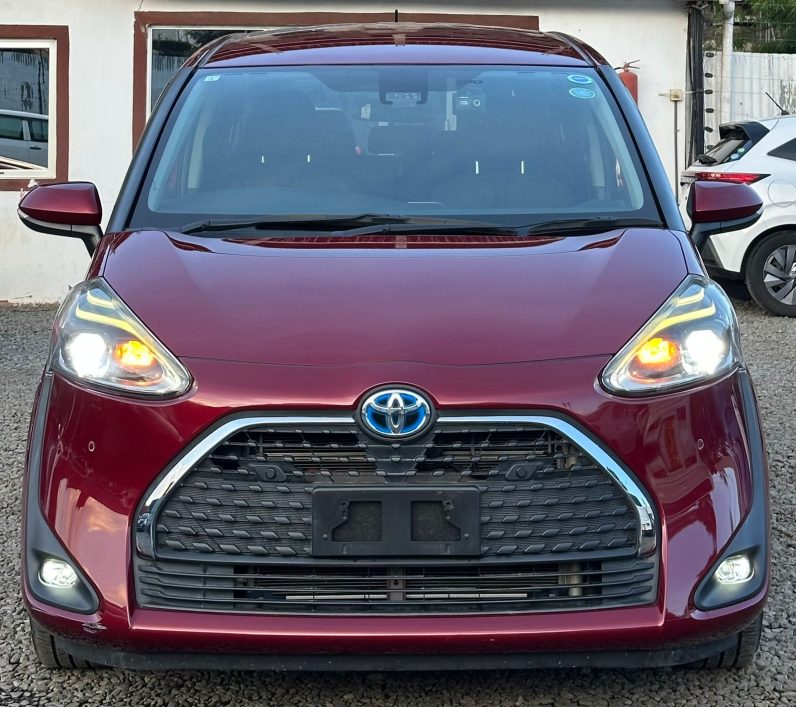 
								Toyota sienta full									